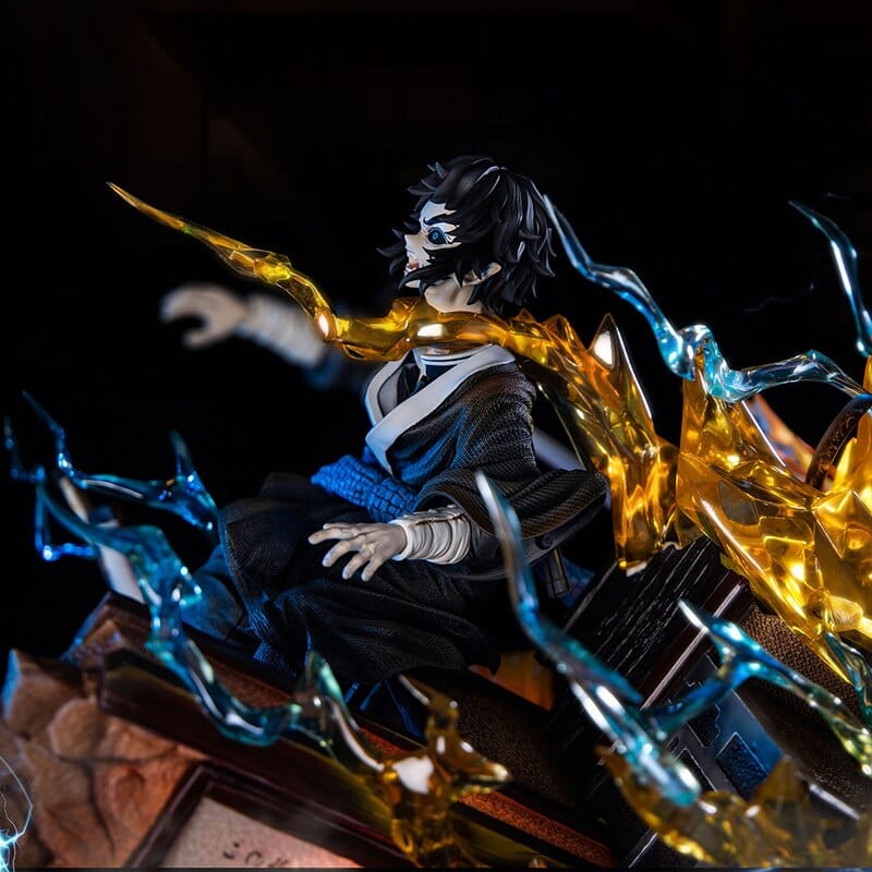 Figurine Collector en Resine Zenitsu vs Kaigaku 0 Tresor Otaku